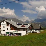 Tambo Отель
